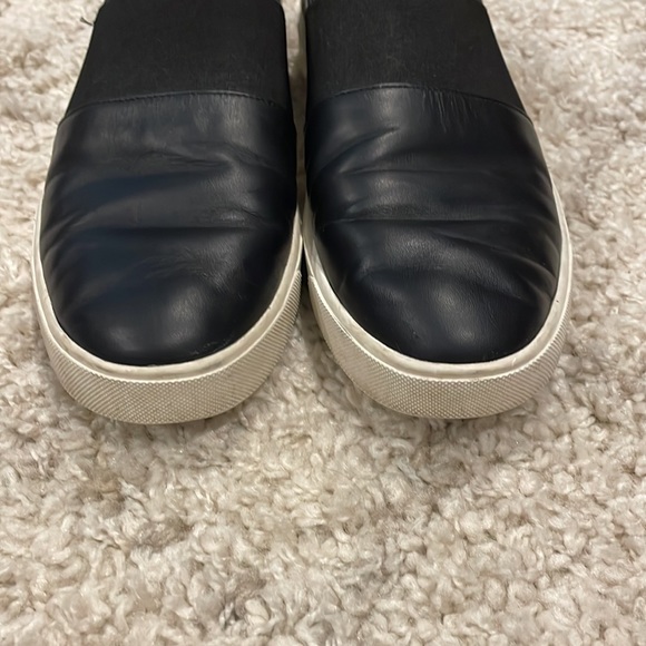 VINCE SLIP ON SHOES